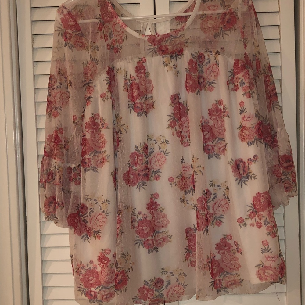 Women’s floral long sleeve blouse